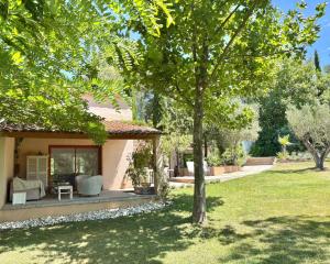 Maisons de vacances Family cottage with private pool : photos des chambres