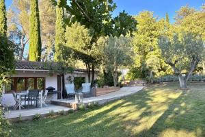 Maisons de vacances Family cottage with private pool : photos des chambres