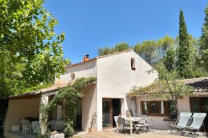 Maisons de vacances Family cottage with private pool : photos des chambres