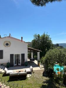 Villas THE GREEN OASIS breathtaking view swimming pool privacy in Villa Liliana : photos des chambres
