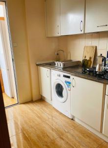 Bright apartment near the beach and port