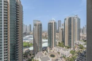 Free housekeeping visits during your stay - StayShort - Downtown Dubai sleeps 4 close to Burj Khalifa