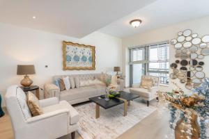 Free housekeeping visits during your stay - StayShort - Downtown Dubai sleeps 4 close to Burj Khalifa