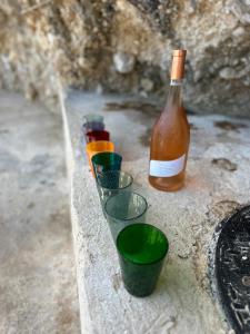 Appartements Calanque de Niolon, emplacement exceptionnel 1 minute de la mer : photos des chambres