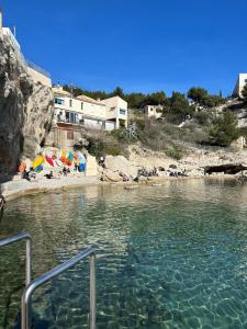 Calanque de Niolon, emplacement exceptionnel 1 minute de la mer