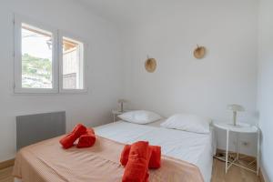 Appartements Calanque de Niolon, emplacement exceptionnel 1 minute de la mer : photos des chambres