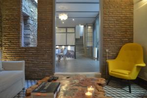Contemporary Acropolis House