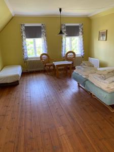 Bo på Bigård Eke Gamla Skola