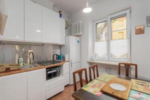 Rynek Nowego Miasta 27 by NYX Apart