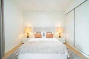 Nora Charming Apartment - Pool -10m Walk City Center