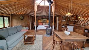 Strackxhoeve Yurt Haardpeer