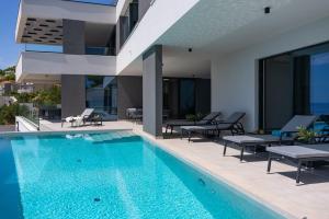 NEW! Villa Angelus – Your Luxurious Retreat near the Sea