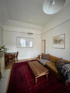 Little West End cottage