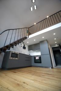 KgB - 32, Stylish City Apartment - 10 mins walk to Old Town