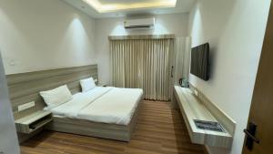 The Aana Hotel Sohna -Gurgaon Road