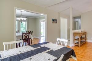 Shop, Dine and Visit UWF Pensacola Home with Yard!