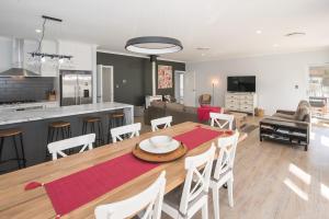 Frangapanis- WIFI, Secure yard, Fire Place