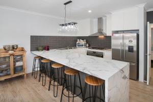 Frangapanis- WIFI, Secure yard, Fire Place