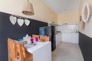 KIKI VILLAGE BATHTUB