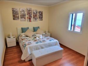 Santana Escape with Terrace Views, Near Levadas and Pico Ruivo