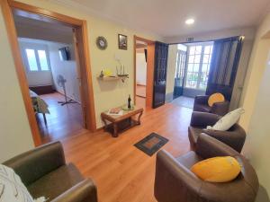 Santana Escape with Terrace Views, Near Levadas and Pico Ruivo