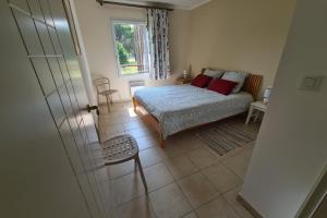 Spacious apartment with pool