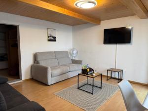 Studio with lake and mountain view