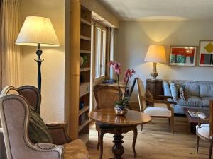 Newly Renovated APT in Wispile Near the Park Hotel