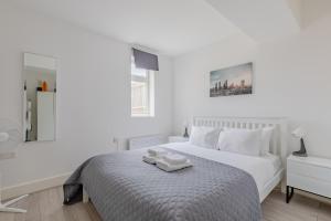 Sleek Studio Style Flat near City of London