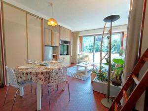 Appartements Studio Confort 4 Personnes avec Balcon, Parking et Casier a Ski - Saint-Lary-Soulan - FR-1-457-305 : photos des chambres