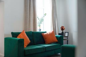 New! 4BR in Hill top House