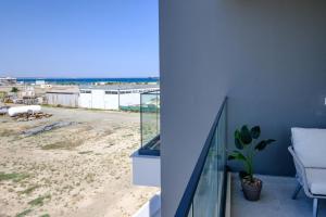 Artemis 204 - Seaside Stories