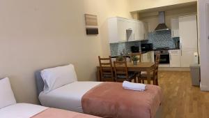 Prime Stay Next to Camden Market and Station Deluxe