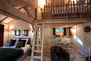 Chalets La Cabane de l-Etang : photos des chambres