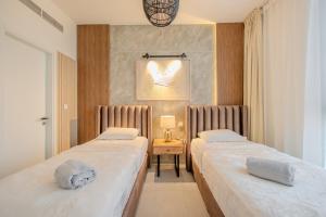 2BR Aljada Apartment - 3 Washrooms - Sleeps 6 - Boulevard