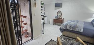 Upstairs R-4 Self Catering Unit