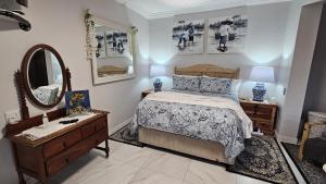 Upstairs R-4 Self Catering Unit