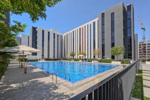 2BR Aljada Apartment - 3 Washrooms - Sleeps 6 - Boulevard