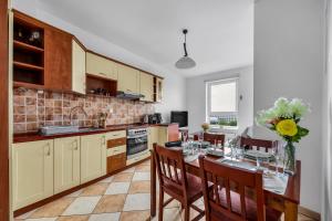 Mokotów Apt - 10th Floor, 52m2 - by Rentujemy