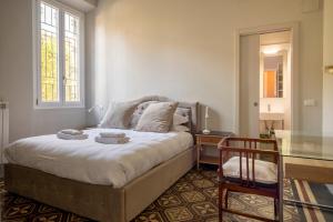 Camere con bagno privato in Villa con giardino