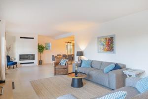 Villas Beautiful 5 bed villa, large pool and views : photos des chambres