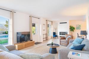 Villas Beautiful 5 bed villa, large pool and views : photos des chambres