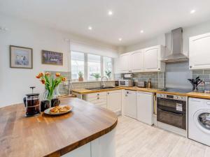 3 Bed in Seahouses 86834