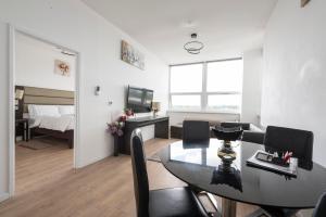 Hawthorns Apartments