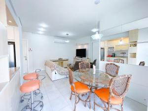 Apê Completo com AC | 500m Praia de Canasvieiras