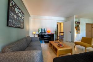 Les Arceaux chaleureux, deux terrasses, parking