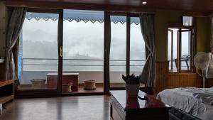 Cactus Cafe & Homestay