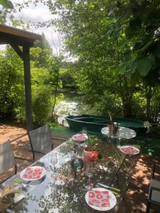 Appartements Jacuzzi avec vue sur la riviere l'Yerres : photos des chambres