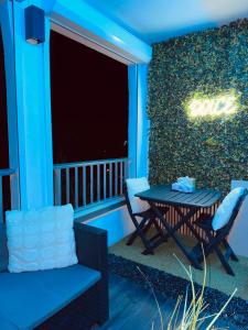 Appartements Jacuzzi, massage et plage ! : photos des chambres