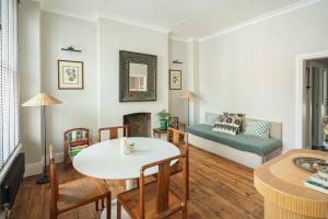 Maida Vale Gem: Stylish 1BD Near Little Venice